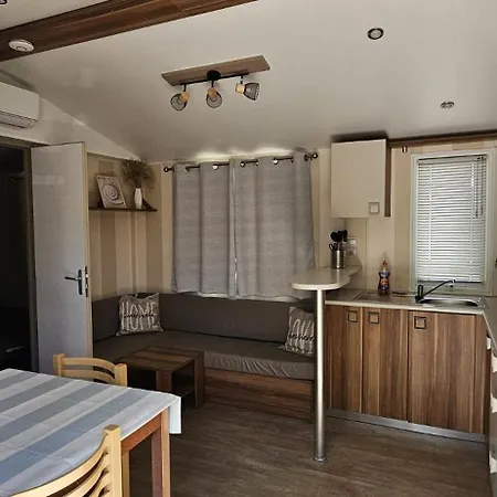 Campsite Mobil 6 Personnes Confort Ocean Climatise Avec Piscine Agde
